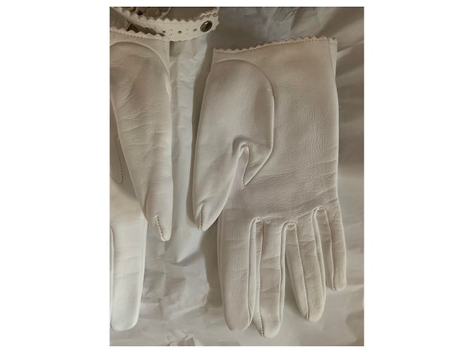 Hermès Cleopatra Handschuhe aus weißem Lammfell - Ansicht 6