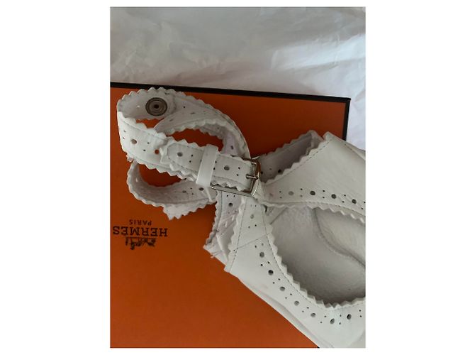 Hermès Cleopatra Handschuhe aus weißem Lammfell - Ansicht 7