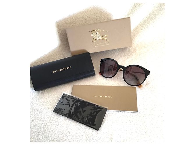 Burberry B4296 Sunglasses - view 2