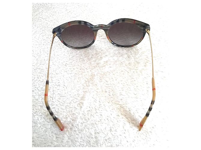 Burberry B4296 Sunglasses - view 3