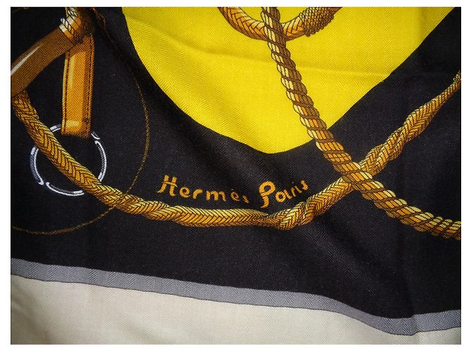 Hermès Clic Clac Schal aus Kaschmir und Seide Mehrfarbig 90cm Mehrfarben - Ansicht 3