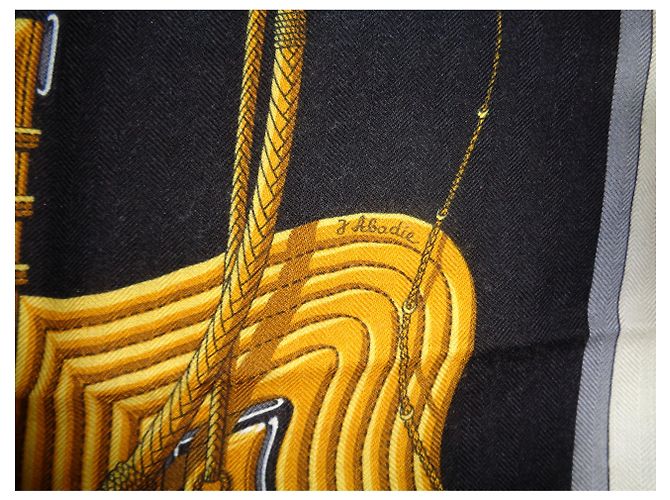 Hermès Clic Clac Schal aus Kaschmir und Seide Mehrfarbig 90cm Mehrfarben - Ansicht 4
