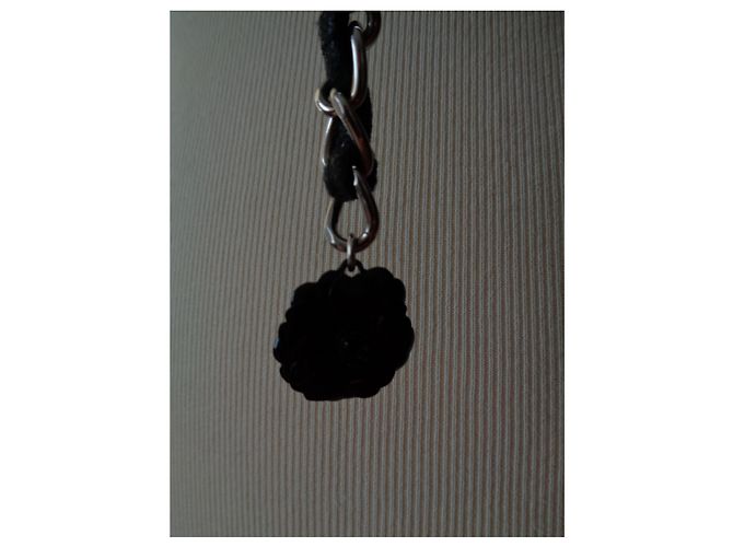 Cintura Chanel Camelia in catena e pelle nera e bianca Nero - vista 7