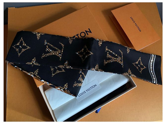 Louis Vuitton archetto sciarpa collezione giungla 2019 Nero - vista 2