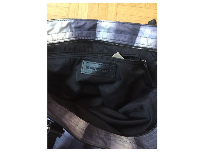 Burberry Tote Bag aus Polyester - Ansicht 3