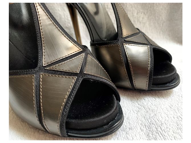Roger Vivier Sandali alti in pelle metallizzata Metallico - vista 10