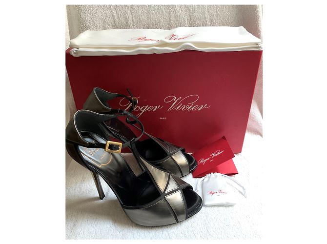 Roger Vivier Sandali alti in pelle metallizzata Metallico - vista 11