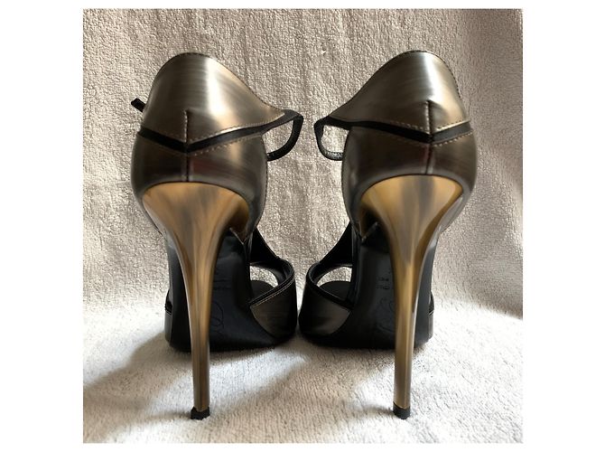 Roger Vivier Sandali alti in pelle metallizzata Metallico - vista 3