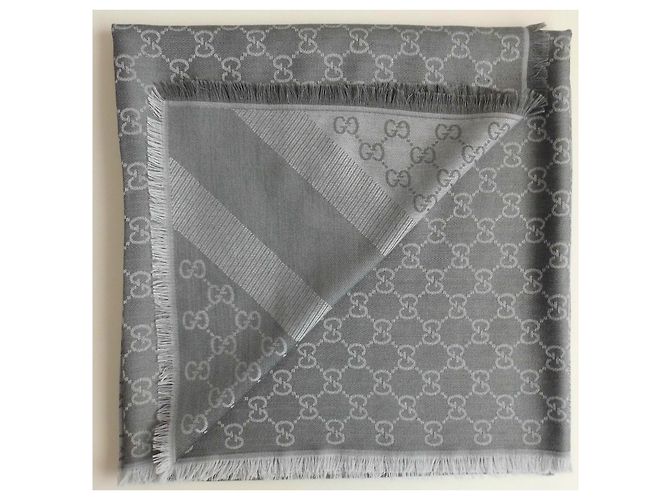 lenço ggweb gucci cor cinza novo - vista 2