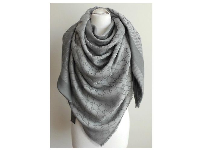 lenço ggweb gucci cor cinza novo - vista 4