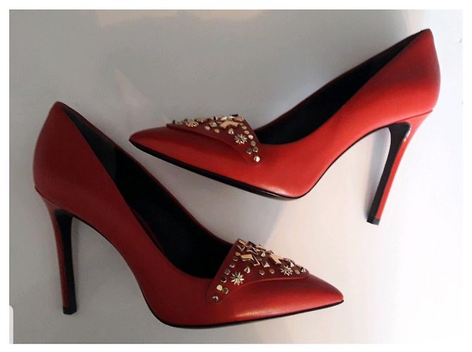 Décolleté Pierre Balmain in pelle rossa con dettagli dorati 37 Rosso - vista 3