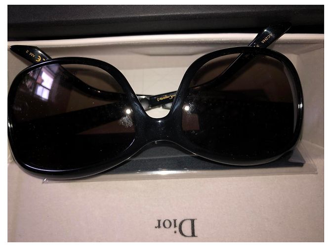 Nuovi occhiali da sole Dior modello Coquette - vista 4