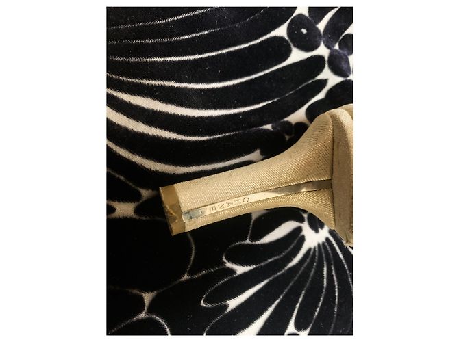 Chanel Goldene Maultiere mit Perlmutt-Kamelie - Ansicht 5