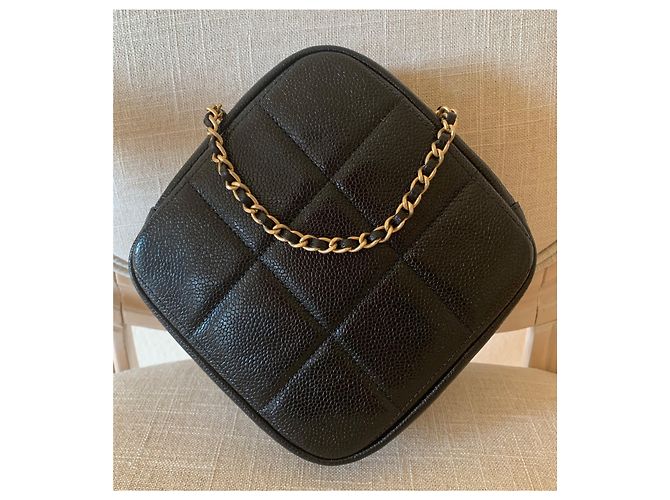 Chanel Runway Black Caviar Leder Diamond Cut Bag Goldkette Schwarz - Ansicht 2
