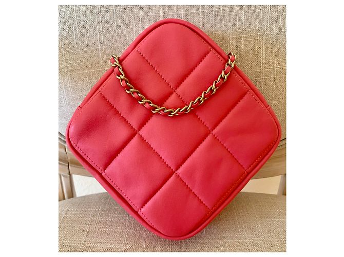 Chanel Runway Pink Lambskin Leder Diamond Cut Handtasche - Ansicht 2