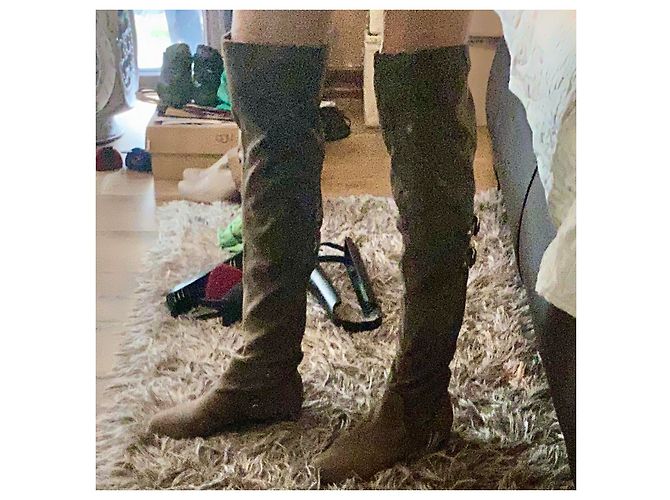 Botas SHY de camurça com joelho com zíper Taupe - vista 10