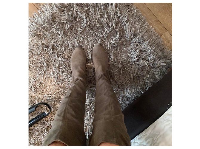 Botas SHY de camurça com joelho com zíper Taupe - vista 11