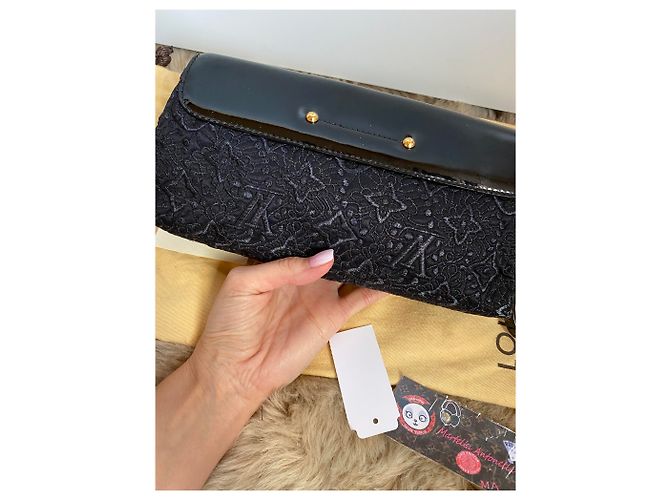 Clutch Louis Vuitton in pizzo e vernice nera Nero - vista 3