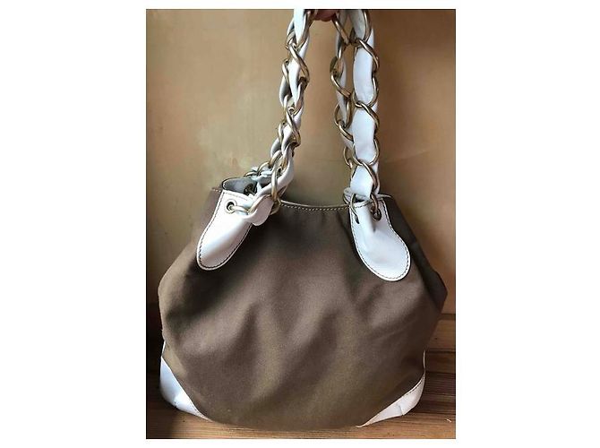 Bolsa Chanel Cáqui e Esbranquiçado em Couro e Lona Caqui Fora de branco - vista 2