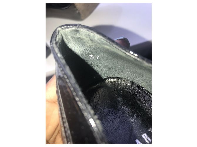 Stuart Weitzman Schwarze Lackschuhe mit gestapeltem Absatz - Ansicht 4