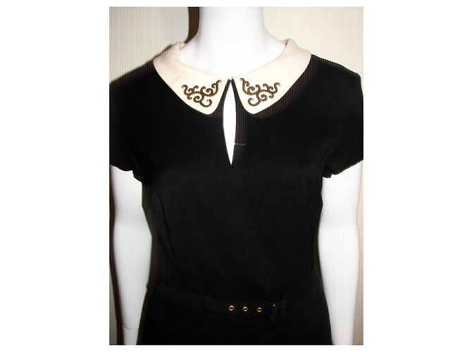 Escada kleines schwarzes Kleid mit Metallverzierung Weiß - Ansicht 5
