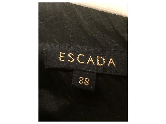 Escada kleines schwarzes Kleid mit Metallverzierung Weiß - Ansicht 8