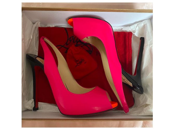 Christian Louboutin Flo Sling 120 Brevetto Fluo Fuschia - vista 3
