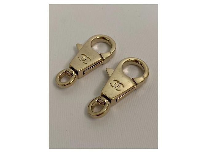 N. 2 Chanel Gold CC Logos Mousquetons dorés D'oro - vista 2