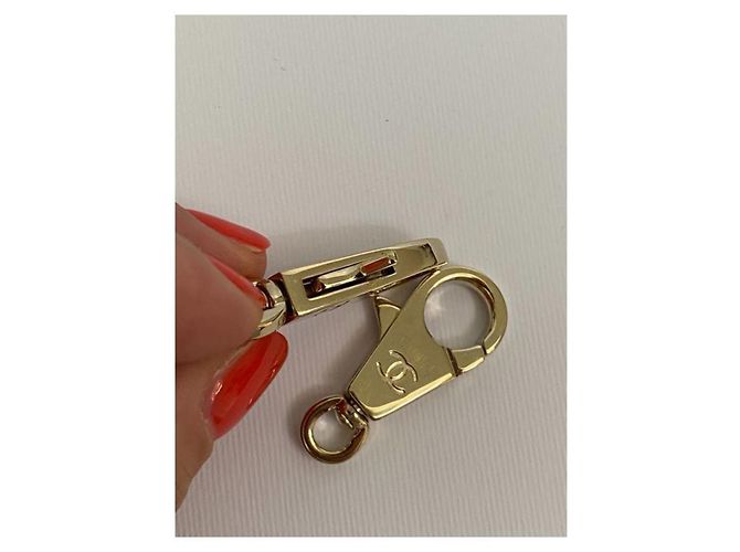 N. 2 Chanel Gold CC Logos Mousquetons dorés D'oro - vista 4