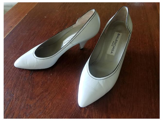 Balenciaga Leder Pumps Weiß - Ansicht 5