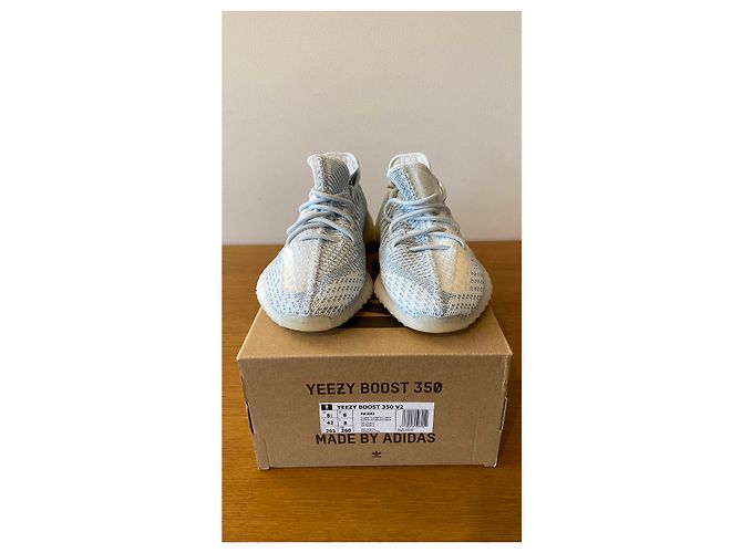Yeezy Boost 350 V2 - vista 2