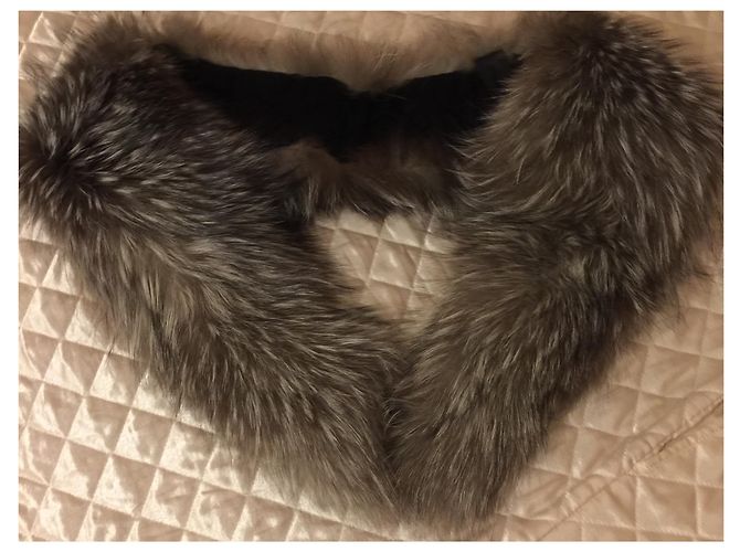 inconnue Silver vixen cape - view 3