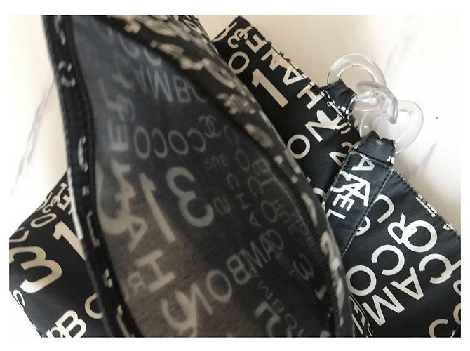 Borsa Chanel in tessuto stampato bianco e nero - vista 2