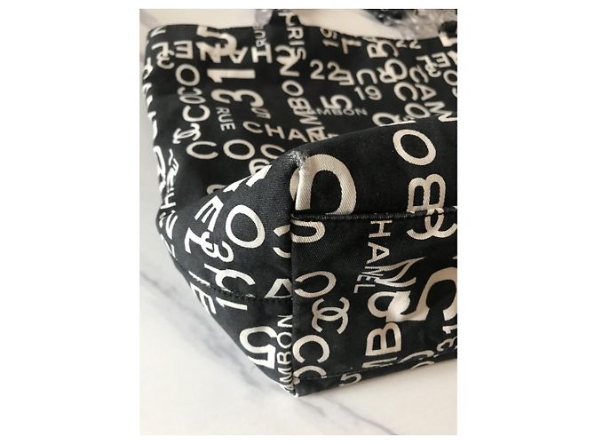 Borsa Chanel in tessuto stampato bianco e nero - vista 5