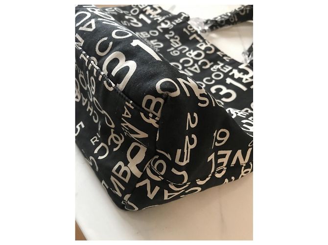 Borsa Chanel in tessuto stampato bianco e nero - vista 8