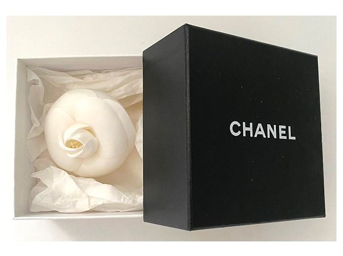 Chanel CAMÉLIA Branco - vista 4