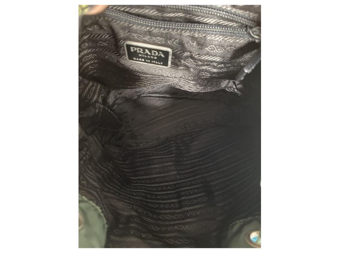 Vintage Prada Rucksack Schwarz Grün Silber Hardware - Ansicht 10