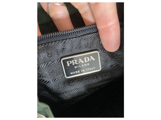 Vintage Prada Rucksack Schwarz Grün Silber Hardware - Ansicht 11