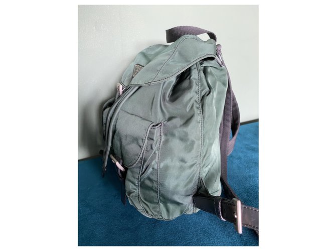 Vintage Prada Rucksack Schwarz Grün Silber Hardware - Ansicht 3