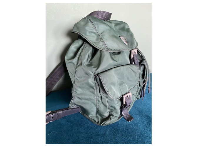 Vintage Prada Rucksack Schwarz Grün Silber Hardware - Ansicht 4