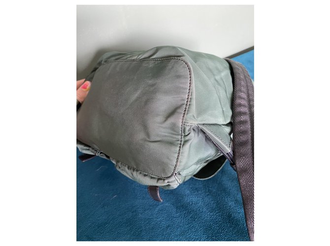 Vintage Prada Rucksack Schwarz Grün Silber Hardware - Ansicht 7