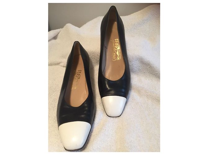 Salvatore Ferragamo Decolleté bicolore a tacco basso Bianco Blu navy - vista 3