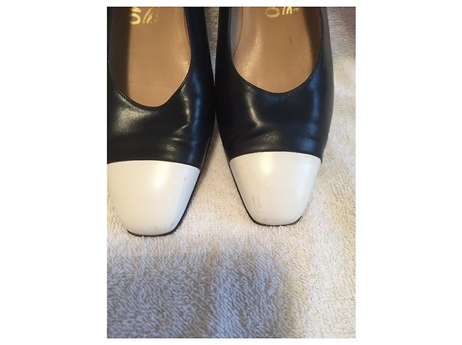 Salvatore Ferragamo Decolleté bicolore a tacco basso Bianco Blu navy - vista 4