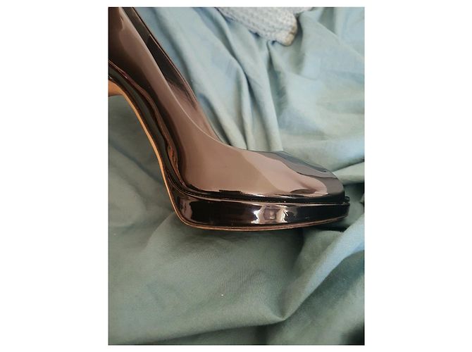Décolleté Christian Dior Diorella in vernice nera Nero - vista 10