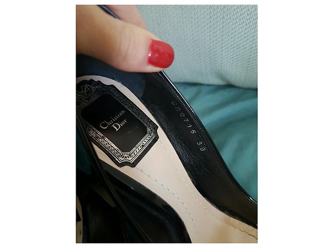 Décolleté Christian Dior Diorella in vernice nera Nero - vista 6