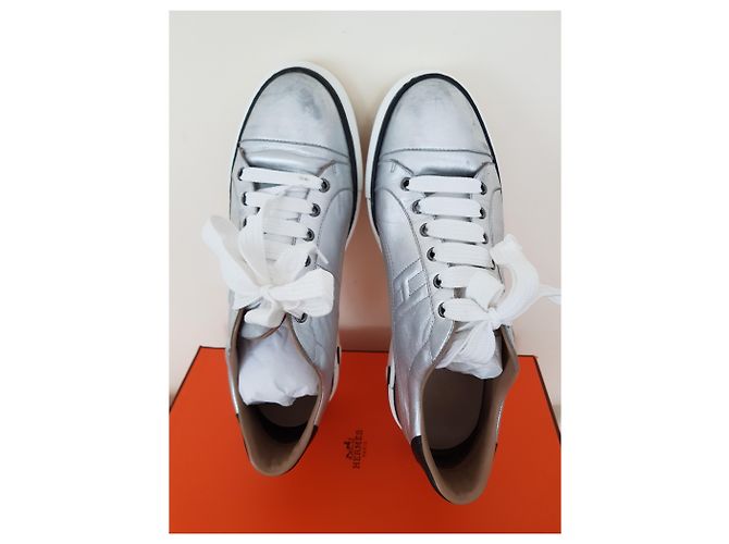 Hermès Polo Sneaker silbernes Nappa Leder - Ansicht 6