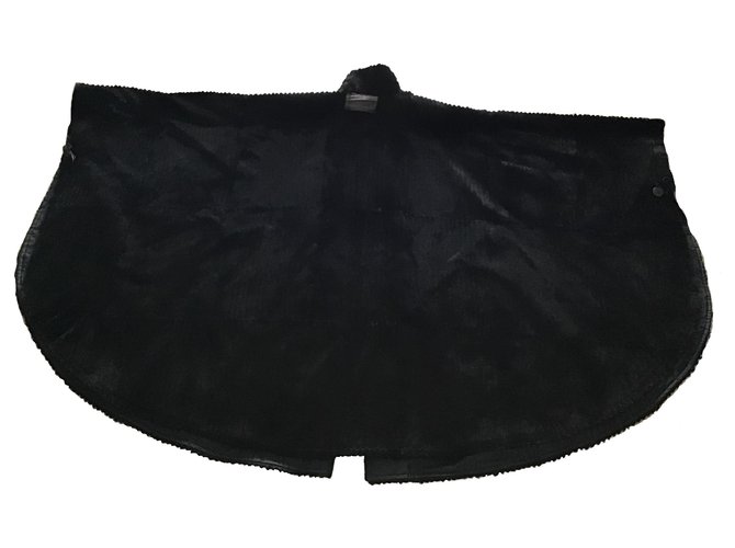 Capa Reversible Fendissime Negro - vista 2