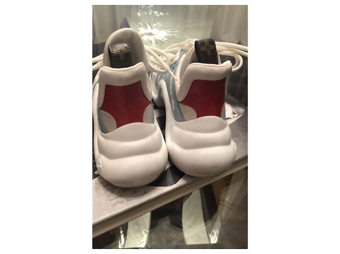 Louis Vuitton Archlight scarpe da ginnastica Rosa Bianco Blu navy Blu chiaro - vista 2