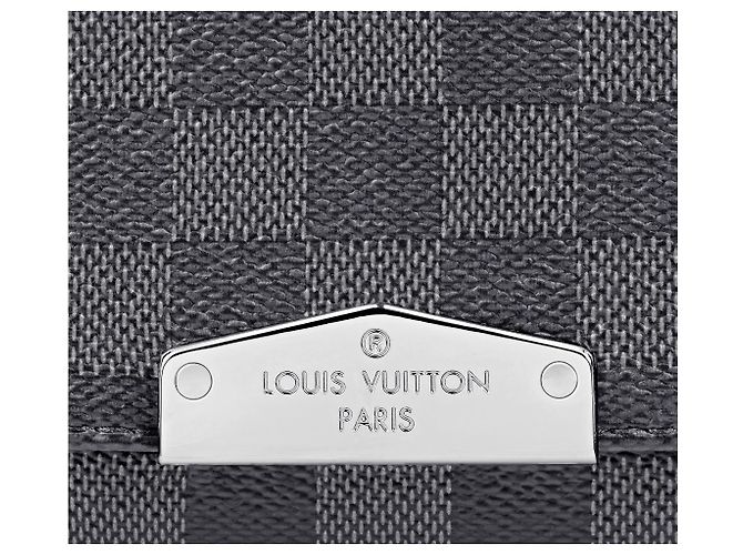 Louis Vuitton LV District PM new Grey - view 3