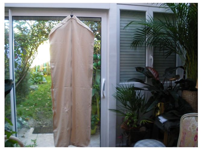 Louis Vuitton Copriabiti in Cotone Beige - vista 3